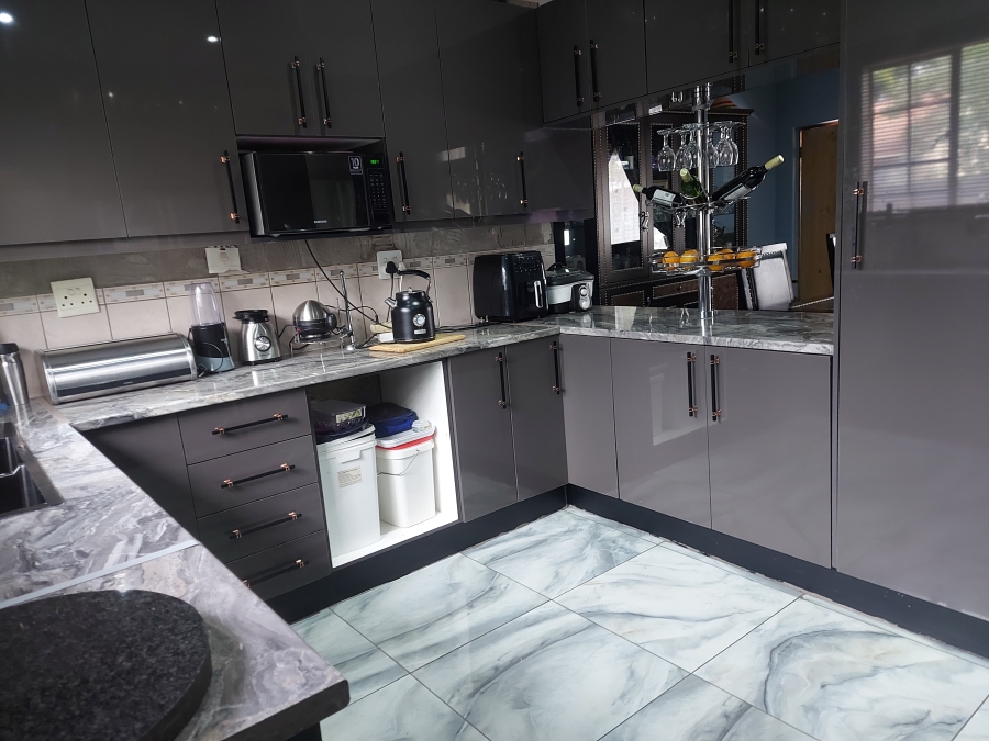 3 Bedroom Property for Sale in Oos Einde North West